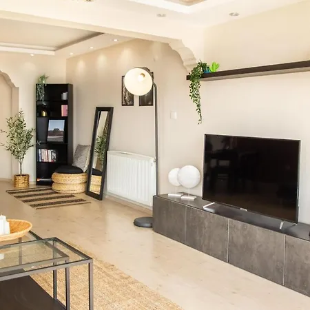 Exceptional Flat With Gorgeous Sea View In Smirne