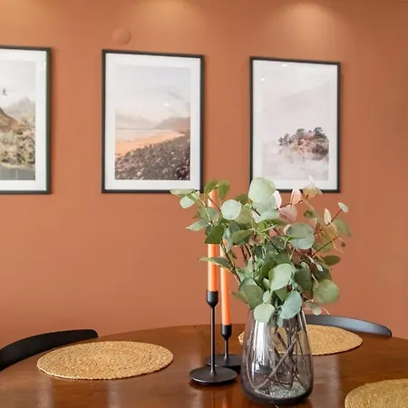 Exceptional Flat With Gorgeous Sea View In