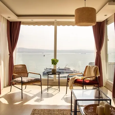Exceptional Flat With Gorgeous Sea View In Apartment *